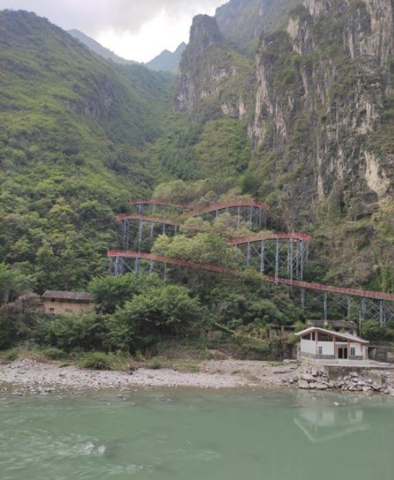 巫溪灵巫洞景区大宁河漂流